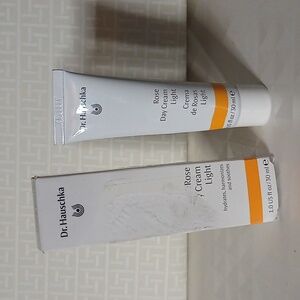 Dr Hauschka Rose Day Cream Light - 1 Oz